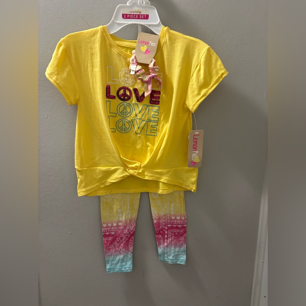 Girls “peace and love” tee with multicolored leggings and matching headband